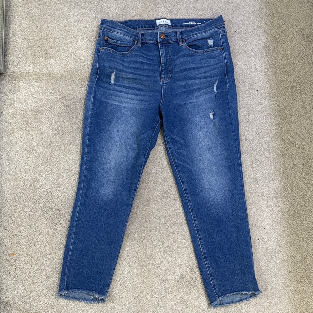 Distressed Ankle Skinny Jeans - Cropped/Petite
